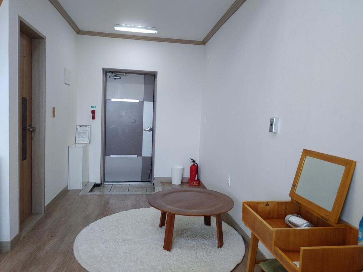 Moon Forest Guesthouse Jeju Exterior foto